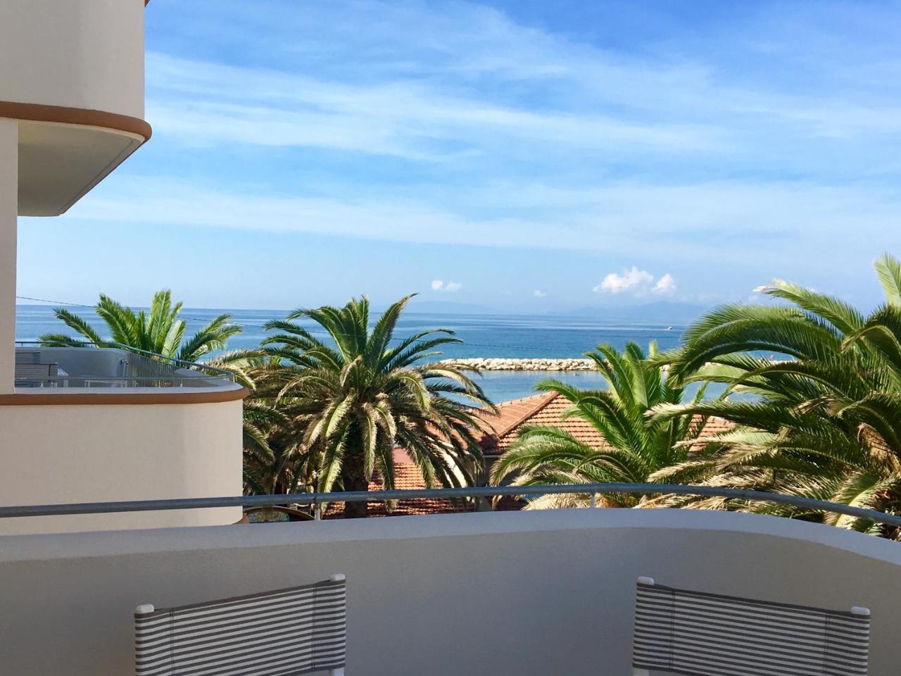 Via Firenze 11 Apartment ฟอลลอนนีกา ภายนอก รูปภาพ